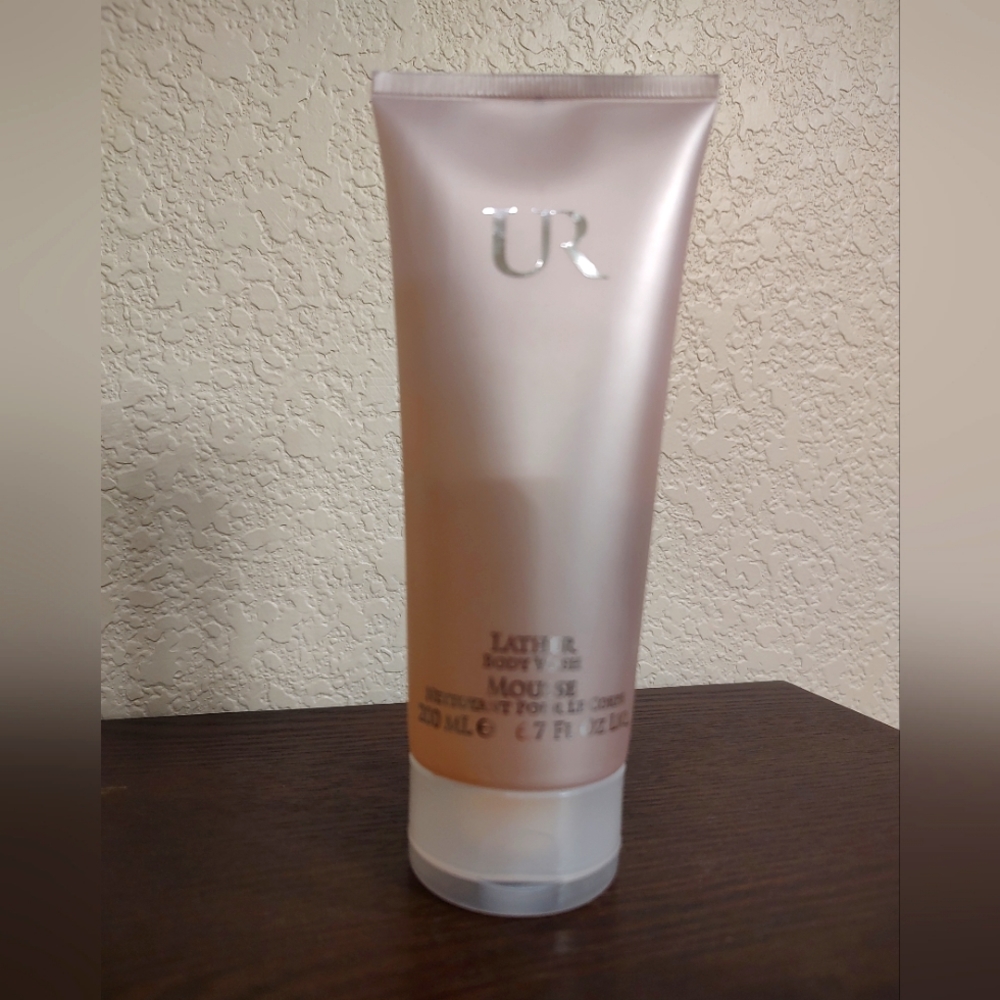 Usher UR Body Wash